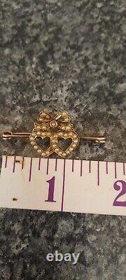 9ct Gold Bar Brooch/Pin with 2 Enwinded Hearts & Bow, Set with Seed Pearls
