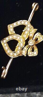 9ct Gold Bar Brooch/Pin with 2 Enwinded Hearts & Bow, Set with Seed Pearls