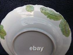 Antique Rare Chelsea or Bow Porcelain 8 Plate English in Good Condition 18th C