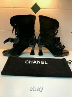 CHANEL Hand Made. Suede Booties Patent Leather Bows Vintage MADE IN FRANCE