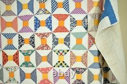 EYE CATCHING Vintage 30's Bow Tie / Spool Antique Quilt Nice Cheddar Accents
