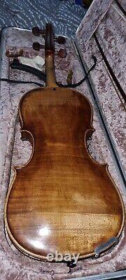 Full Size Violin. 4/4.2 bows. Shoulder rest. Hard case. Deep, great sound. Old sound