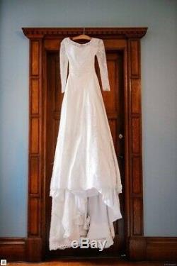 Handmade Silk/Lace Long-Sleeved Ivory Wedding Dress With Detachable Back Bow