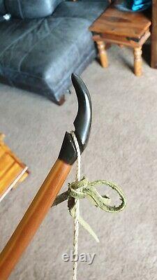 Handmade Traditional Longbow & 12 Arrows