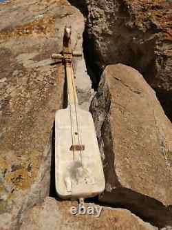 Igil (bowed musical instrument)