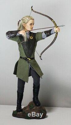 Legolas aiming with the Bow