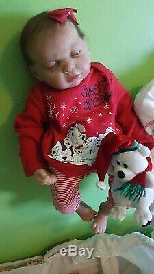 NEW REALISTIC REAL LIFE REBORN BABY in CHRISTMAS OUTFIT magnetic hair bow