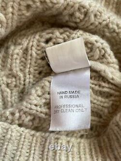 OSCAR DE LA RENTA Pure Cashmere Hand Made Sweater. Size S