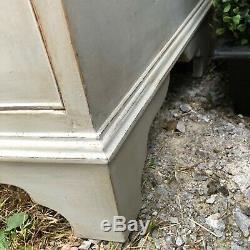 Pretty Gustavian Country Style Grey Vintage Painted Bow Fronted Chest of Drawers