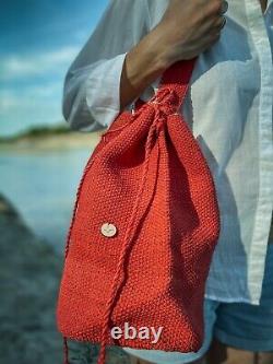 Round base shoulder bag natural fiber red color slow fashion
