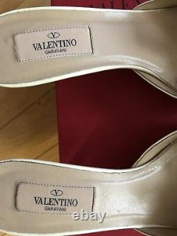 Splendid VALENTINOmodel mules bow patent leather witha beautiful bow US 37.5