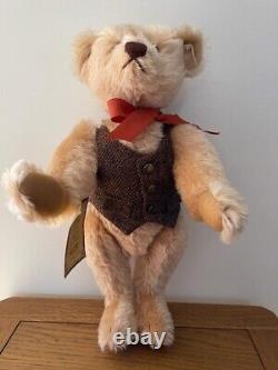 Steiff British Collectors 1996 Teddy Bear Hand Made with Ear Tag and Button