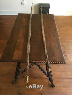 VINTAGE PRIMITIVE HANDMADE SOUTH AMERICAN INDIAN 2 BOWS & 6 ARROWS withQUIVER SET
