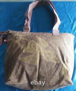 Women's handbag painted with natural colors