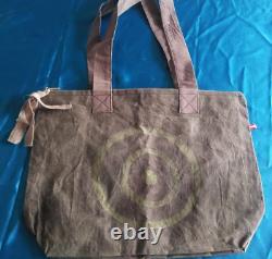 Women's handbag painted with natural dyes